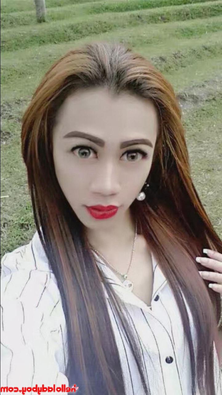 20P Pretty Asian ladyboy Sweetie poses in her hot outfits in her solo compilation