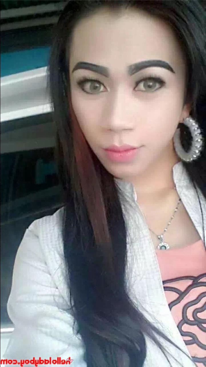 20P Pretty Asian ladyboy Sweetie poses in her hot outfits in her solo compilation