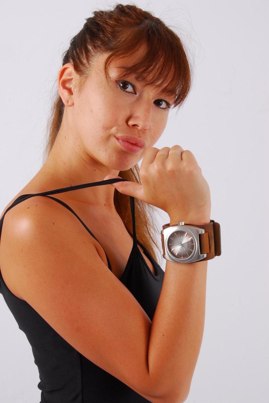 16P Asian redhead Evita wears a huge OOZOO cuff watch during non-nude action