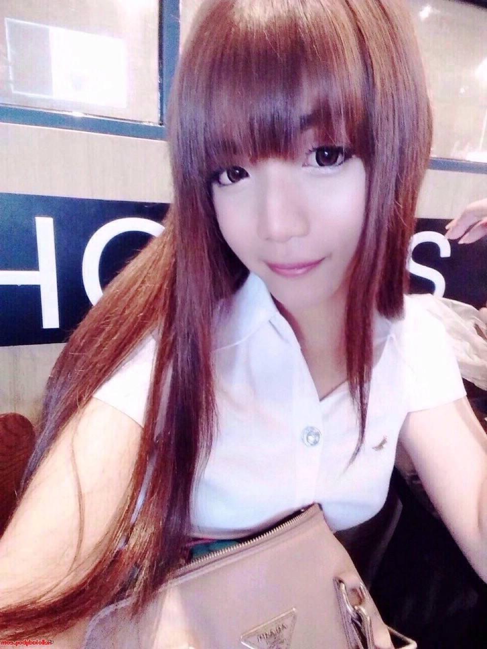 20P Hello Ladyboy 