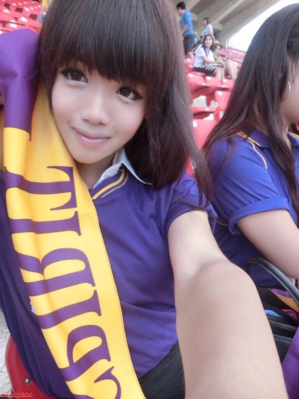 20P Hello Ladyboy 