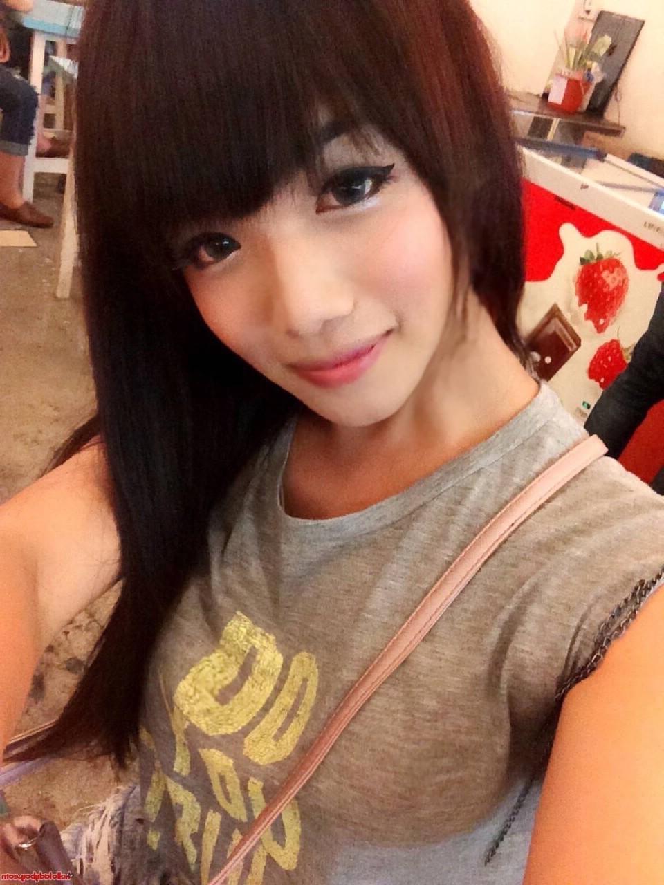 20P Hello Ladyboy 