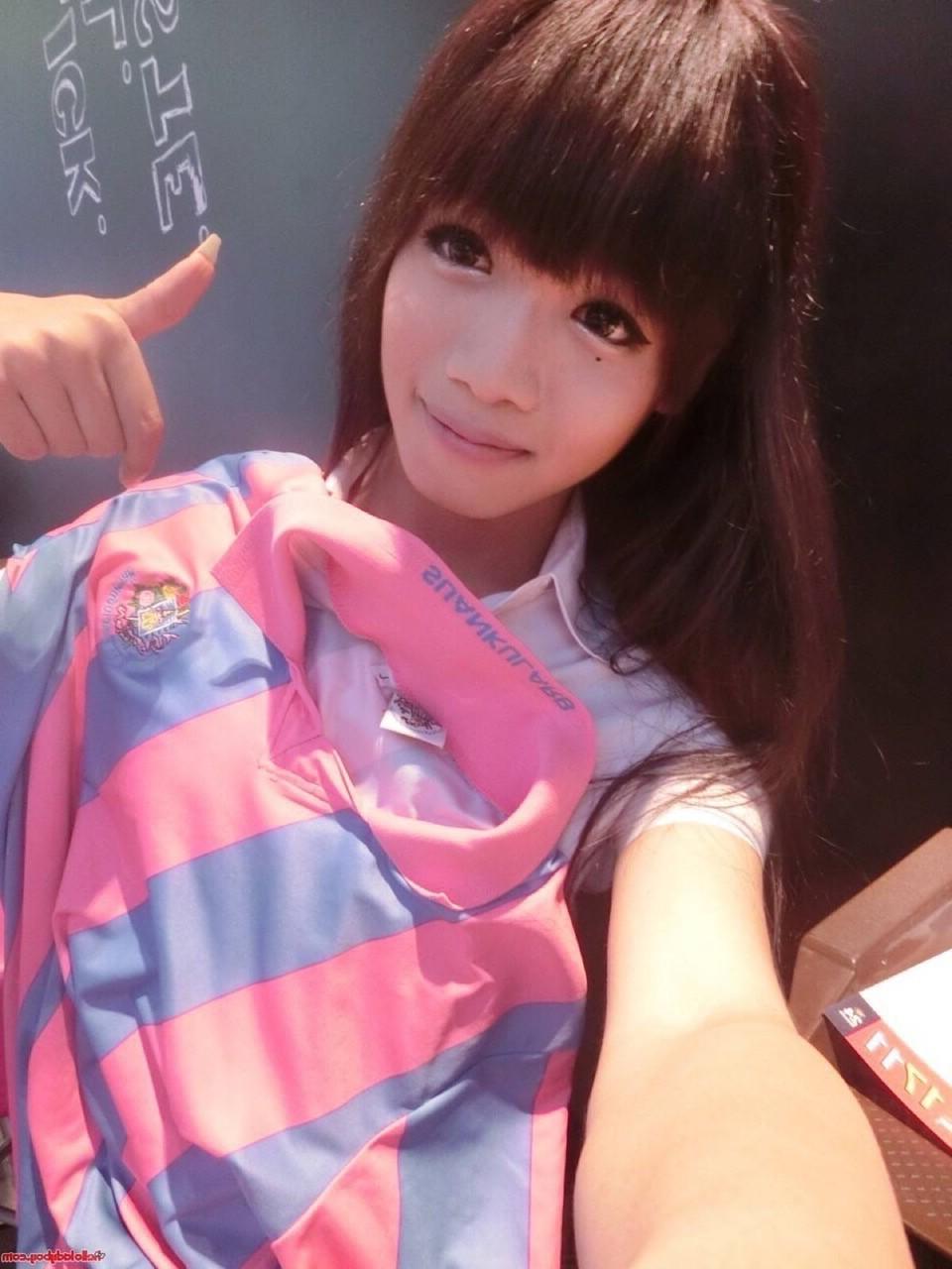 20P Hello Ladyboy 
