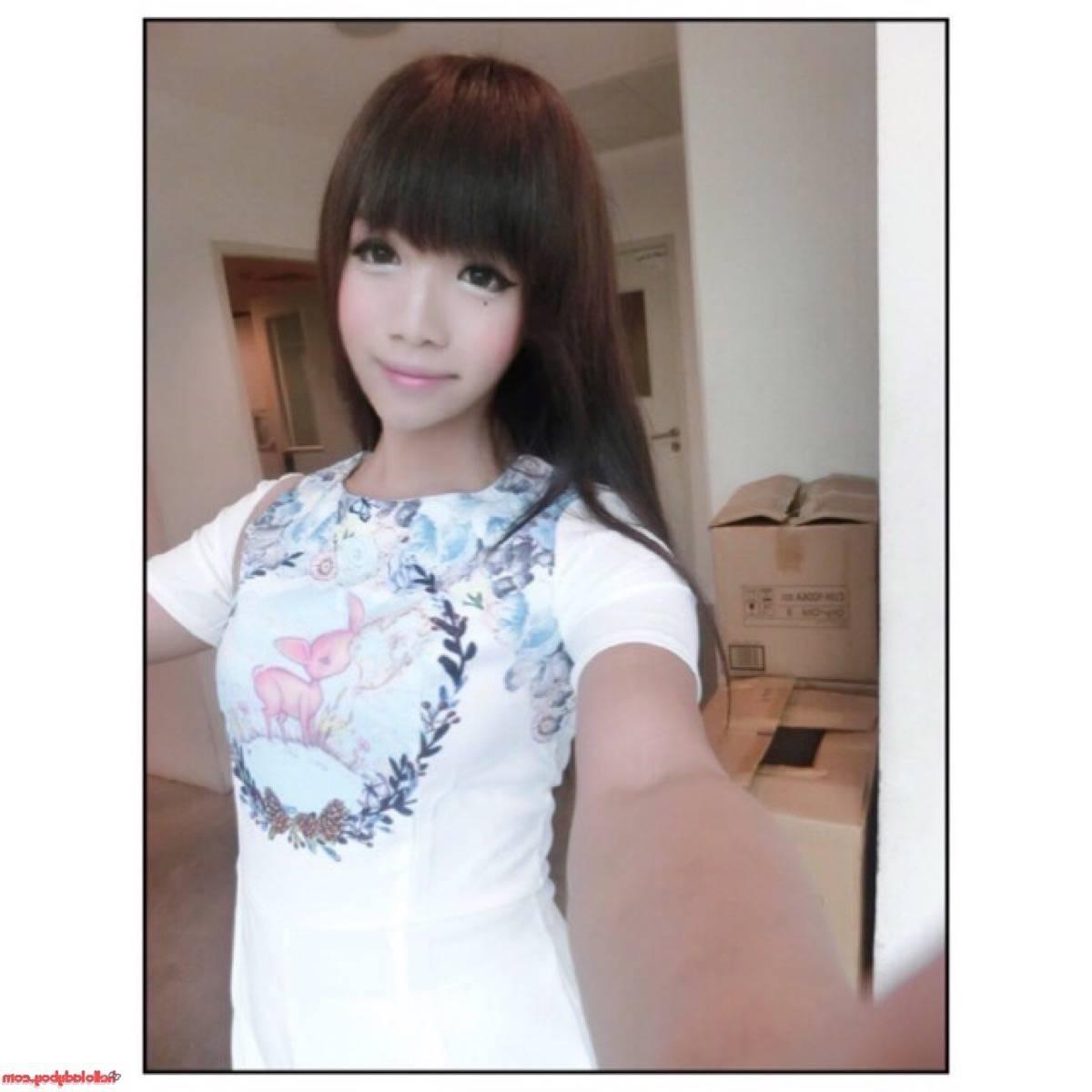 20P Hello Ladyboy 