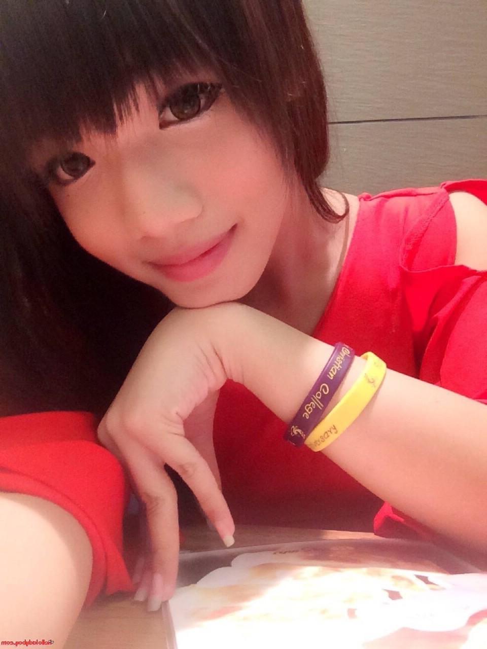 20P Hello Ladyboy 
