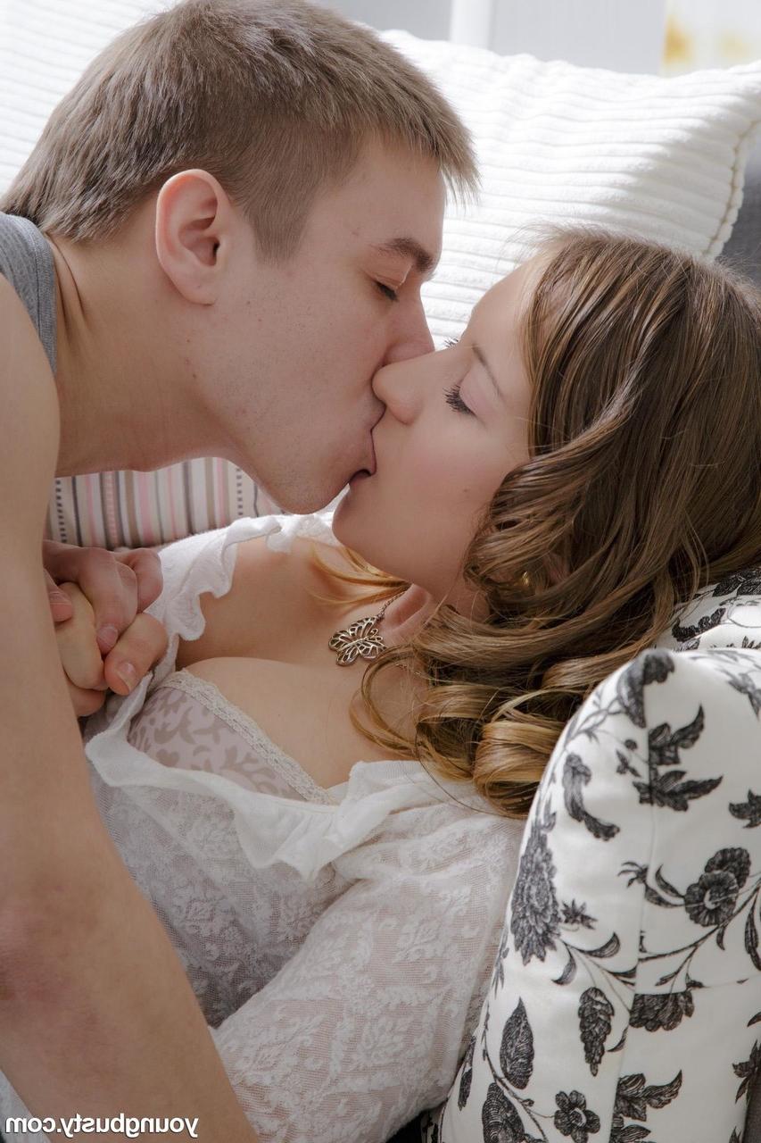 20P Adorable teen Adelle gets creampied while giving her BF a doggystyle ride