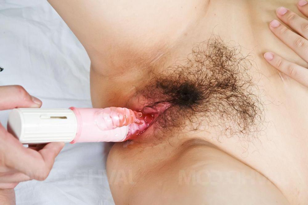 15P A japonesa Yuri Hirayama fica com porra em seu castor durante o sexo
