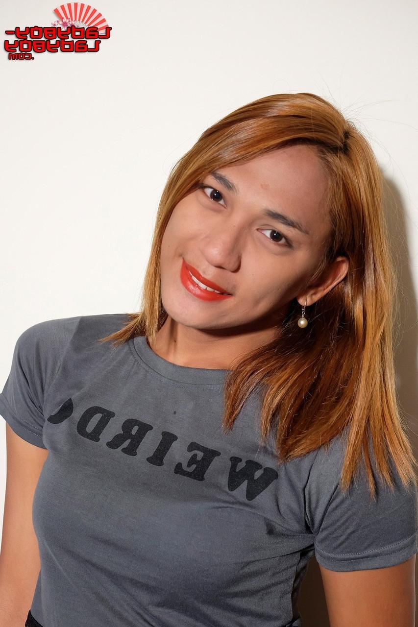 16P Asiatisches TGirl Bianca