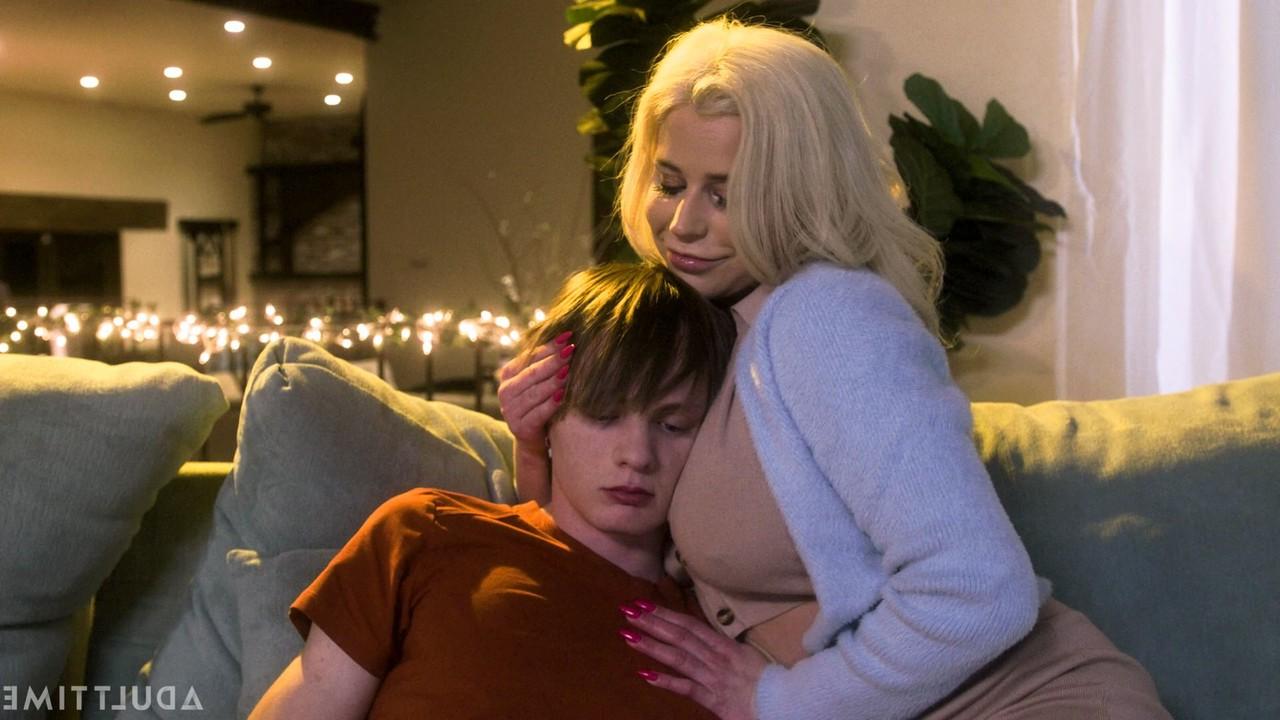 20P Gorgeous blonde MILF Spencer Scott lets her stepson fuck her after 69ing