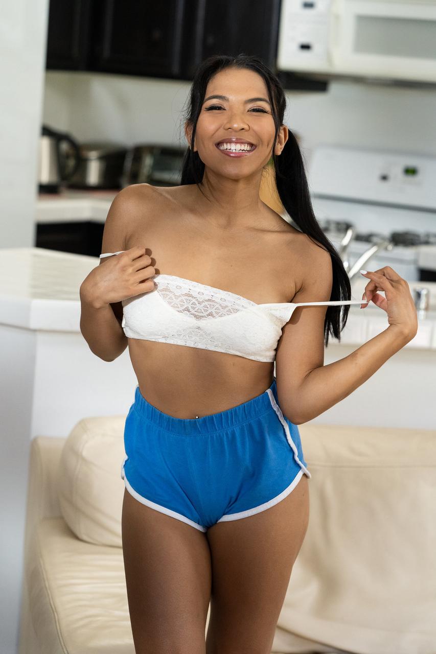 20P Twistys Lacy Lennon, Jada Kai
