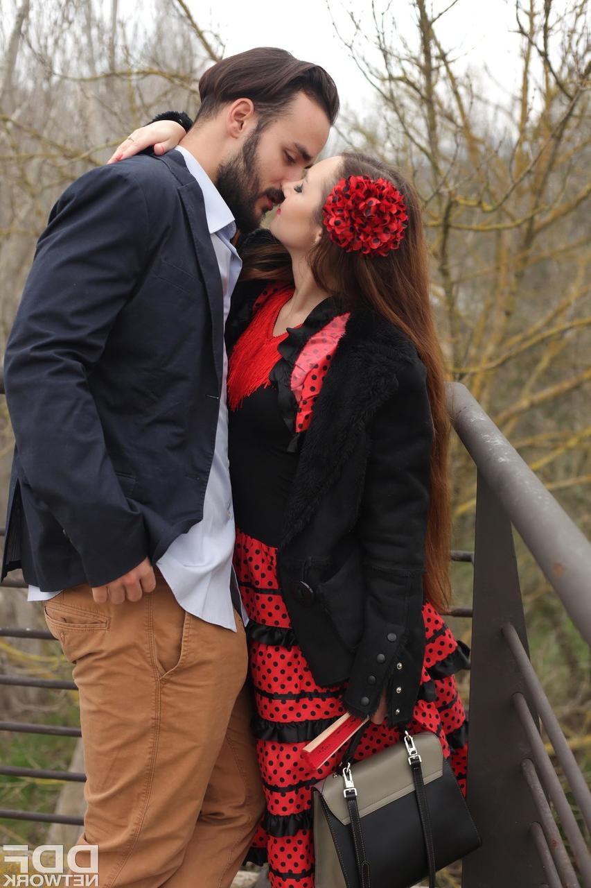 17P Flamenco dancer Stacy Snake goes pussy to mouth after sex in the woods