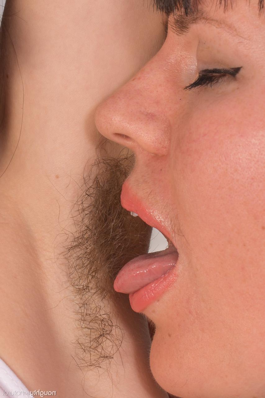 20P Filthy brunettes Caressa Silk and Olivia Rose suck each other's bush