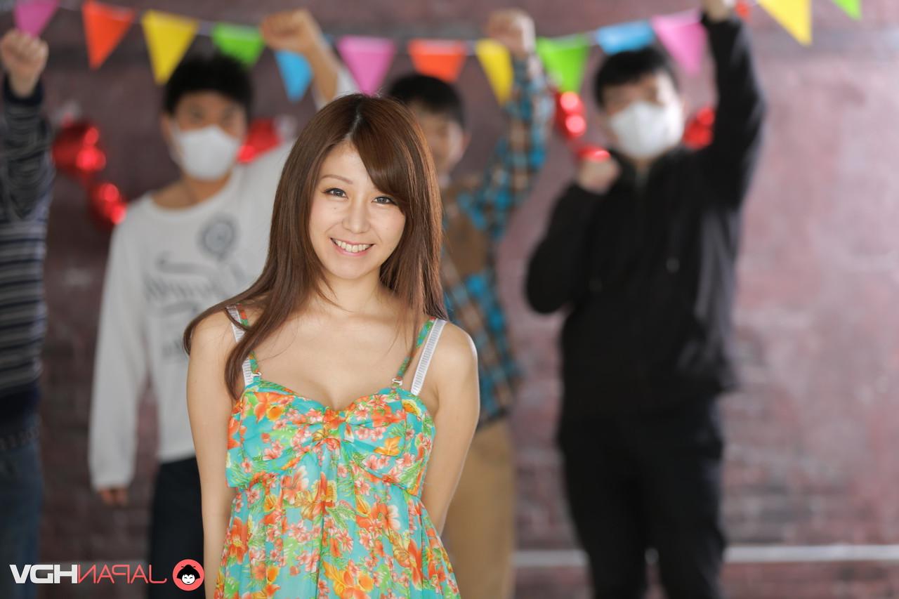 15P Japão HDV estrelado por Chihiro Akino Hot Photos