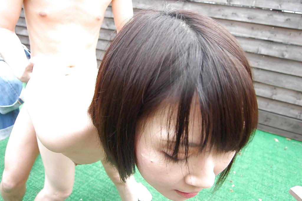 16P Seu amante com tesão arou a asiática MILF Yuka Midorikawa com força em um quintal
