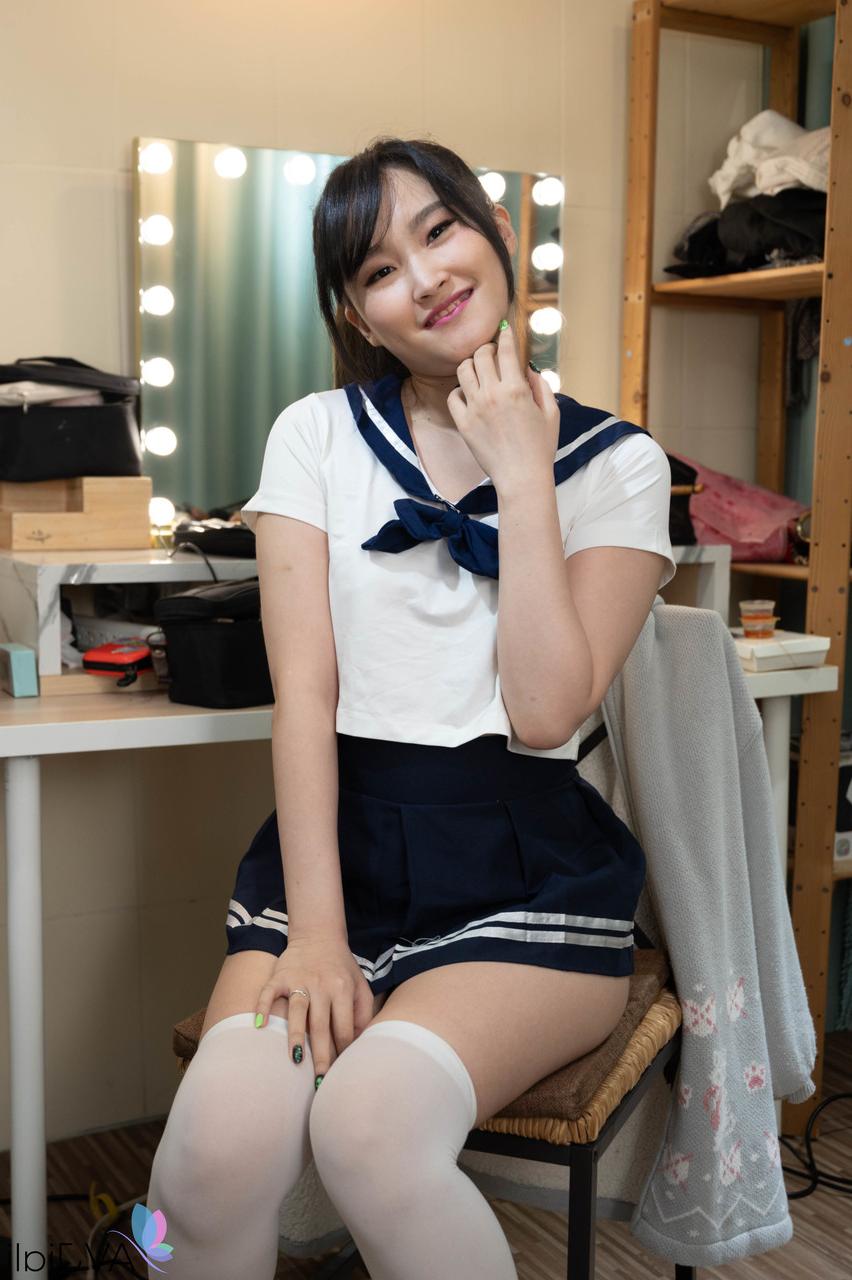 15P Chinese coed Minnie partakes in hardcore sex with a home invader