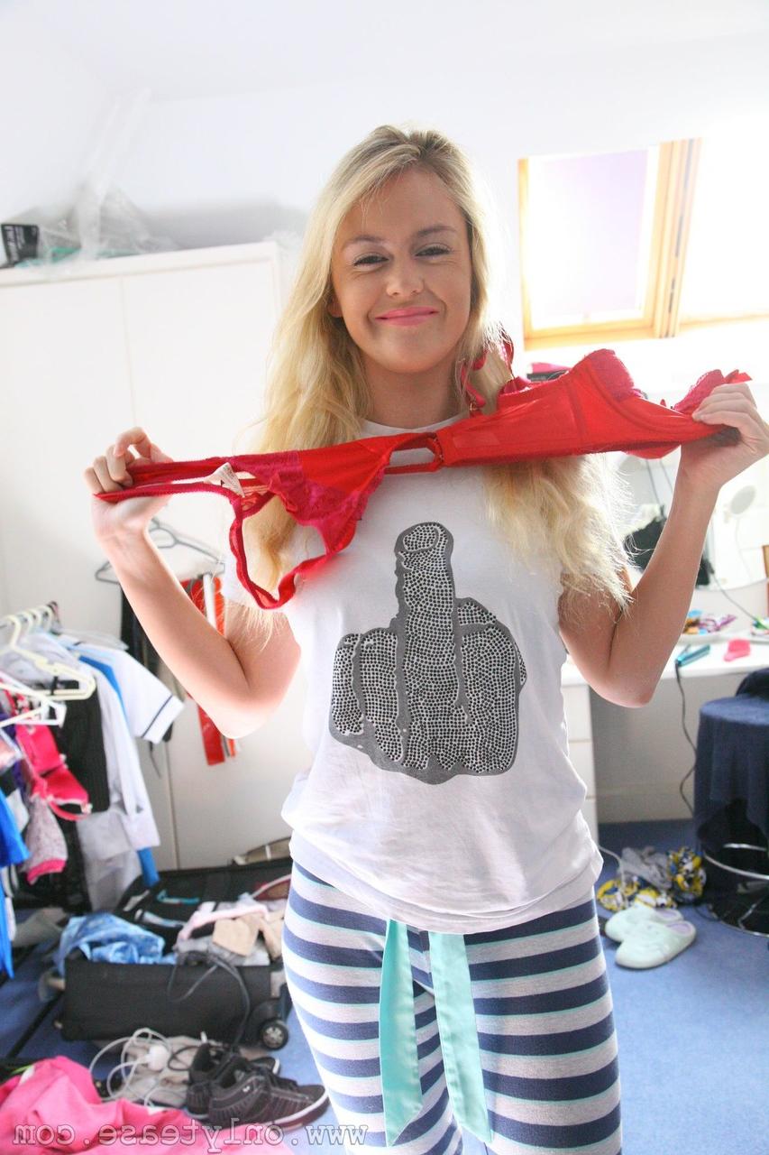 20P Only Tease Brook Little