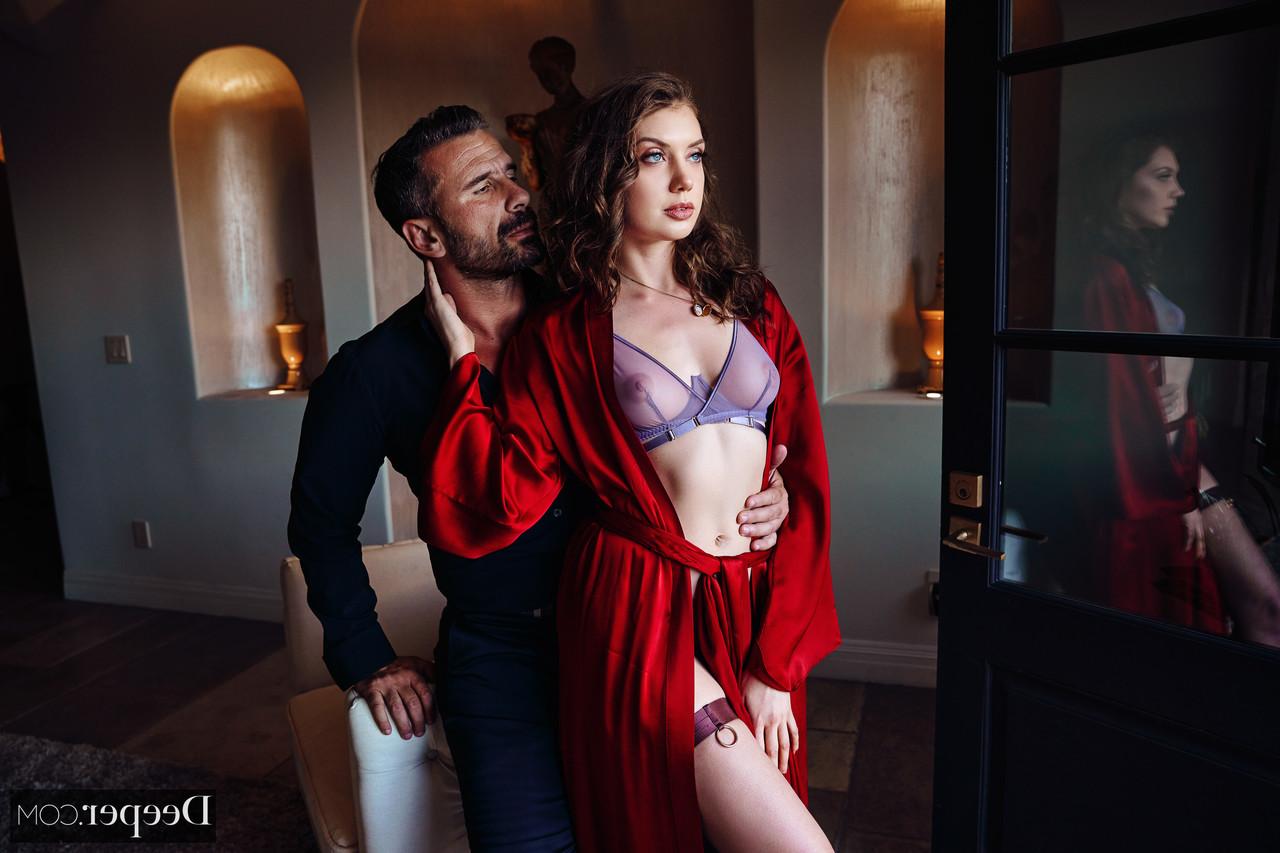 20P A deusa morena Elena Koshka chupando e transando com o pau grande de Manuel Ferrara