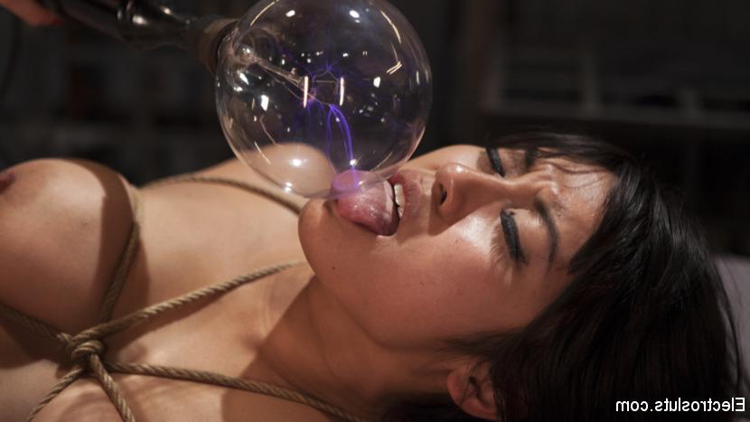 15P Mia Li is fisted before anal electro sex with lesbian Aiden Starr