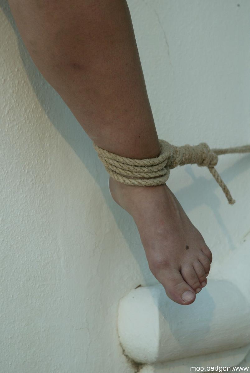 20P Hogtied Dee Williams, Jenni Lee, Jenya, Princess Donna Dolore, Sgt Major
