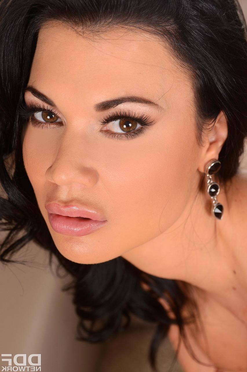 20P Mundo Pornô Jasmine Jae