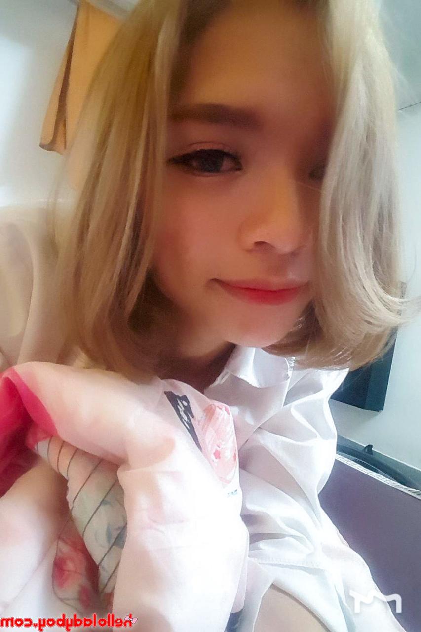 20P Hello Ladyboy 