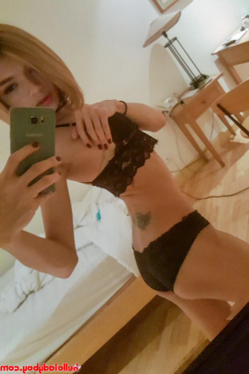 20P Hello Ladyboy 