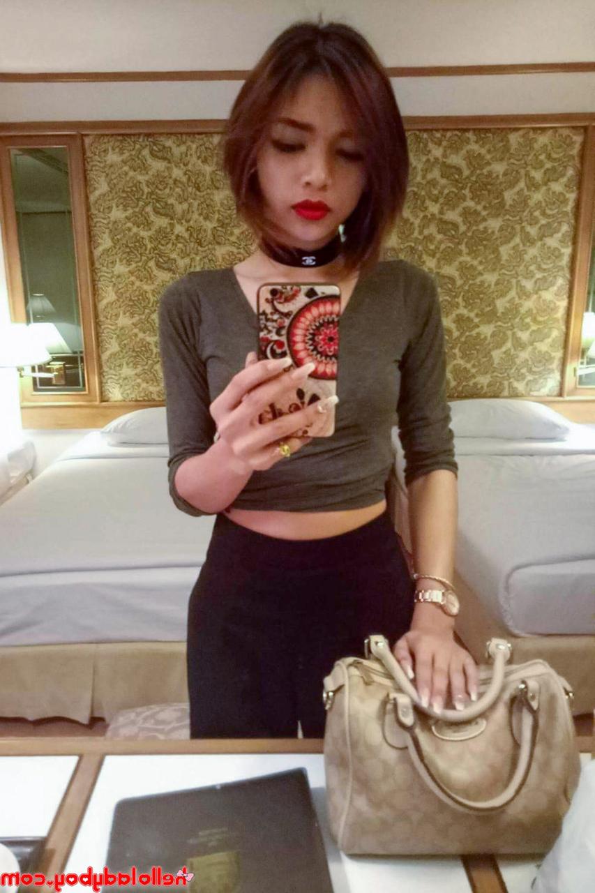 20P Hello Ladyboy 