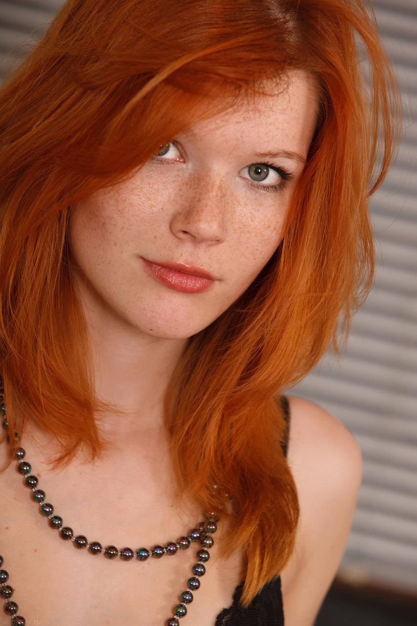 20P Petite redhead Mia Sollis shows off her big ass and her yummy puffy pussy