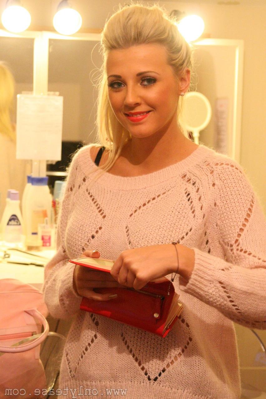 20P Gorgeous amateur dolls posing in their sexy clothes and lingerie