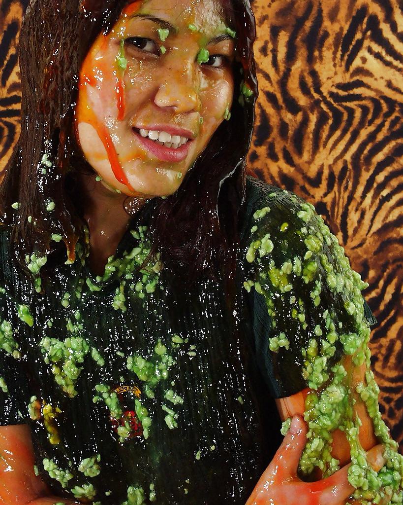 16P Lecherous thai floosie makes some non nude messy and slimy action