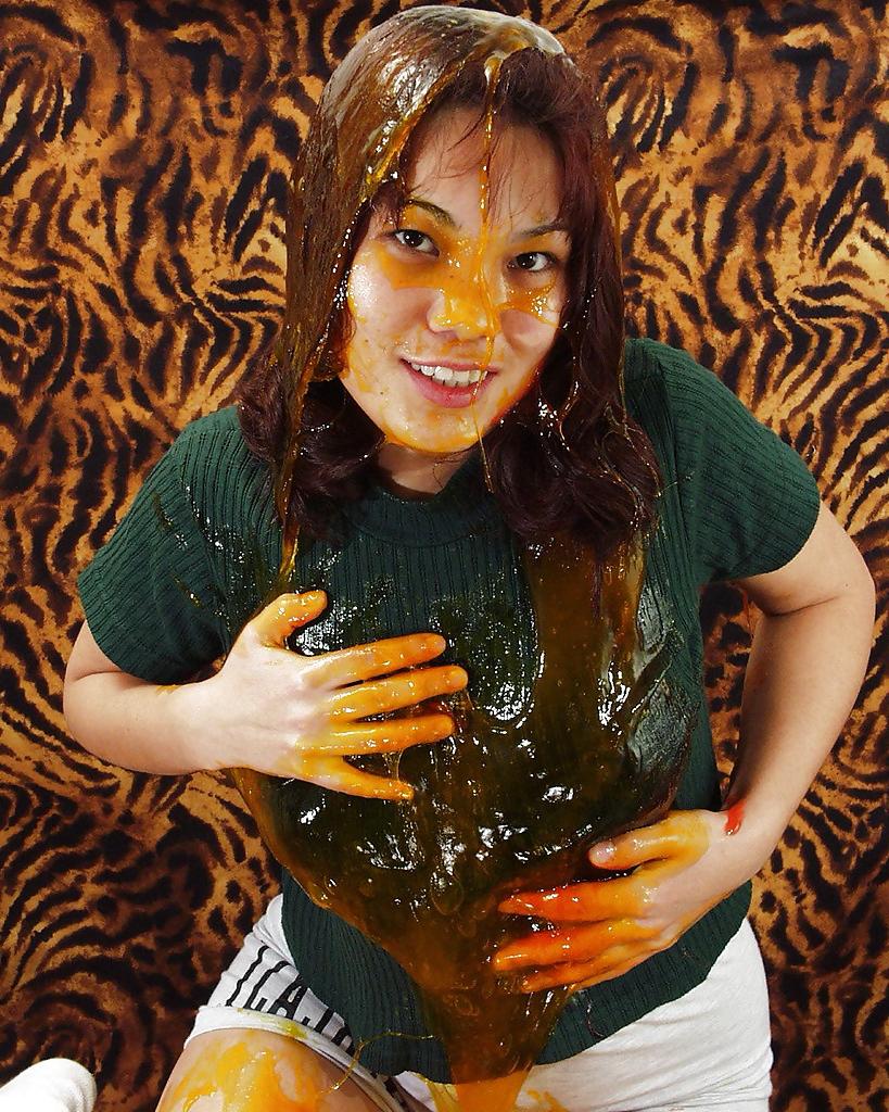 16P Lecherous thai floosie makes some non nude messy and slimy action