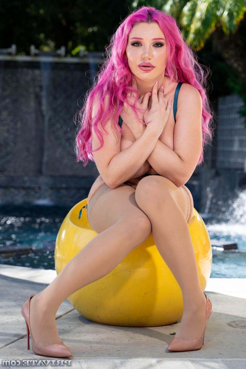 20P Pink-haired MILF with big tits Lily Lou gets ass fucked by a BBC