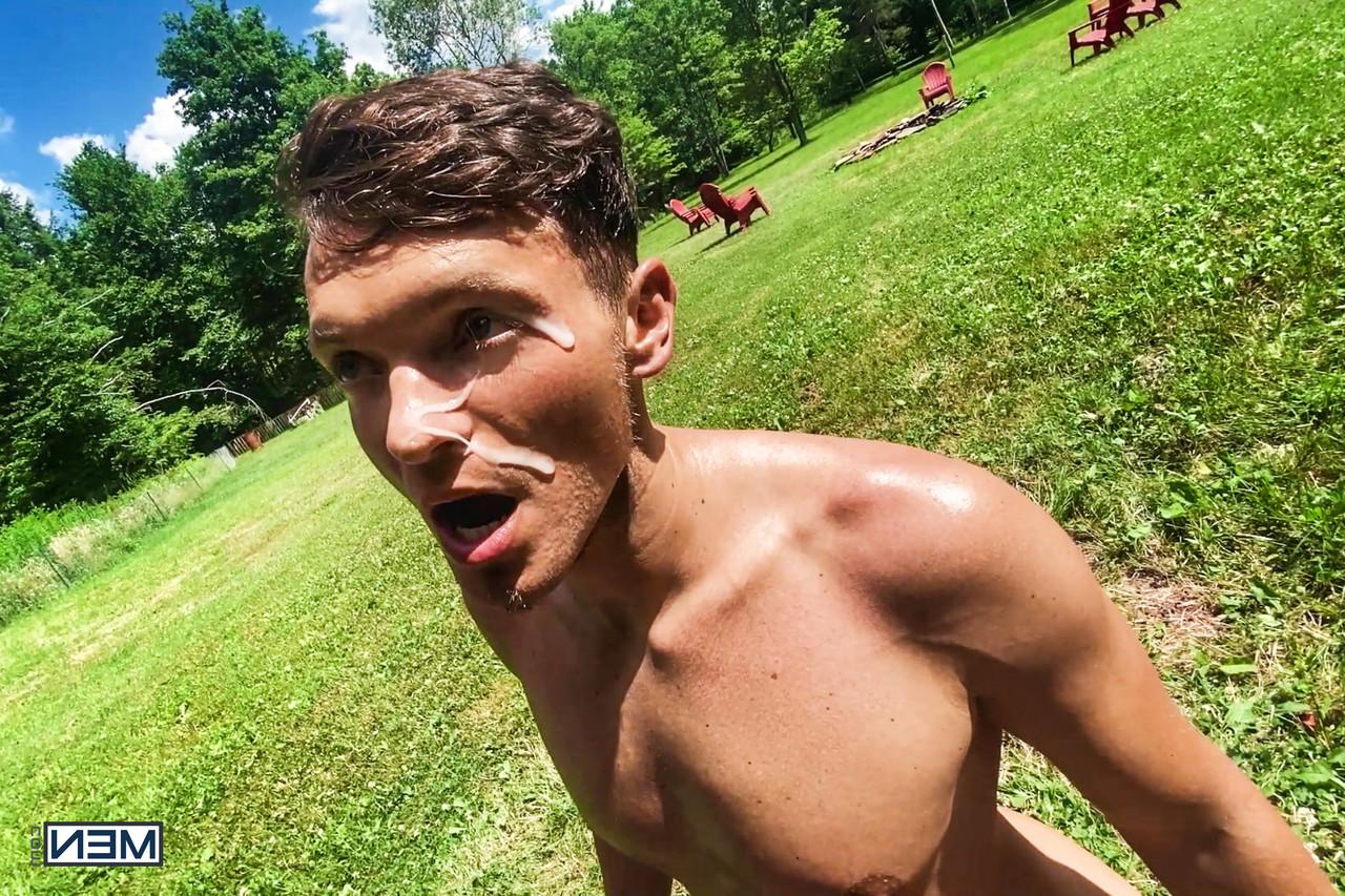 20P O gay negro Ty Shine fode um jovem gostoso depois de brincar com seu amor anal com um vegetariano