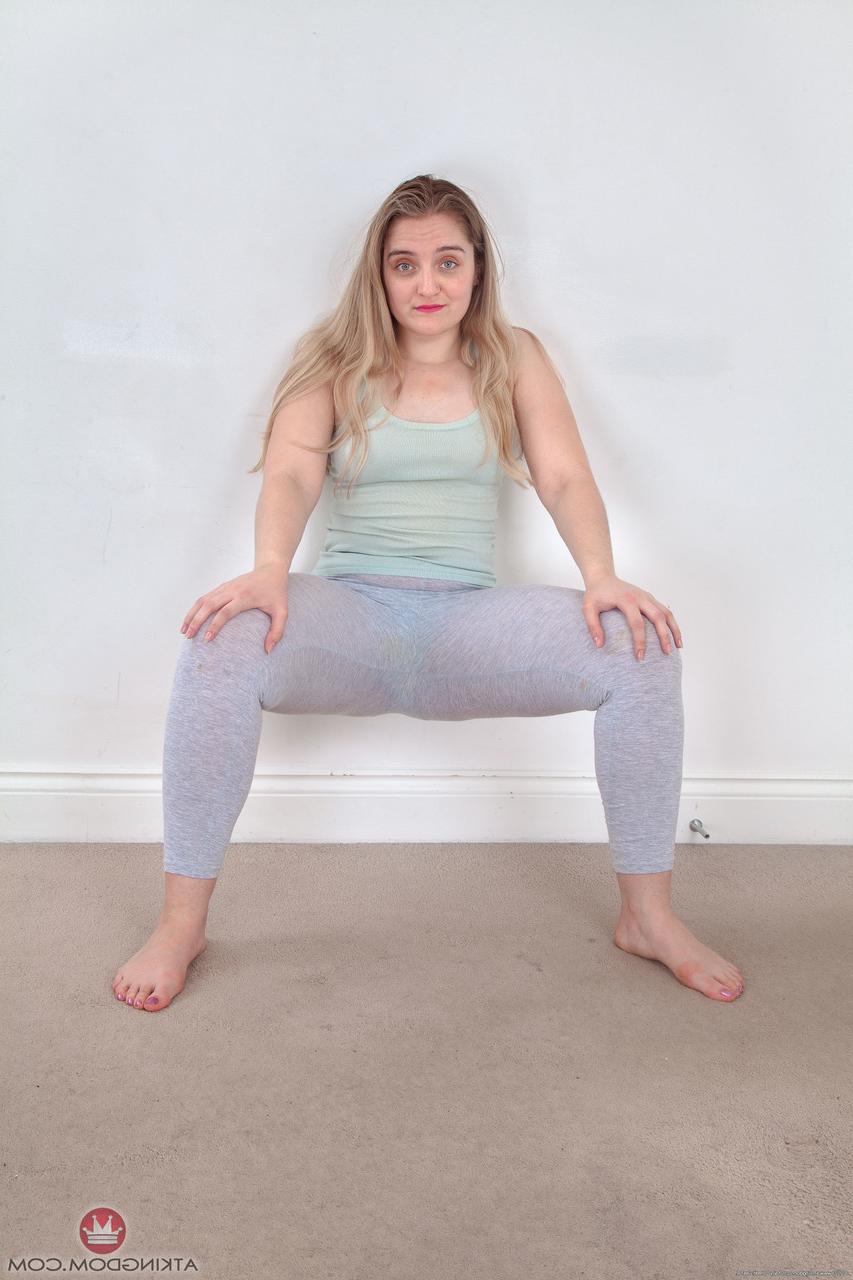 20P Chubby babe Tamsin Riley strips fully naked and shows off her very hairy pussy