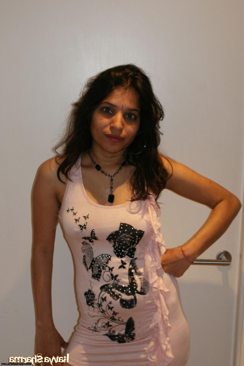 12P Indian MILF Kavya Sharma models a short dress during a non-nude shoot