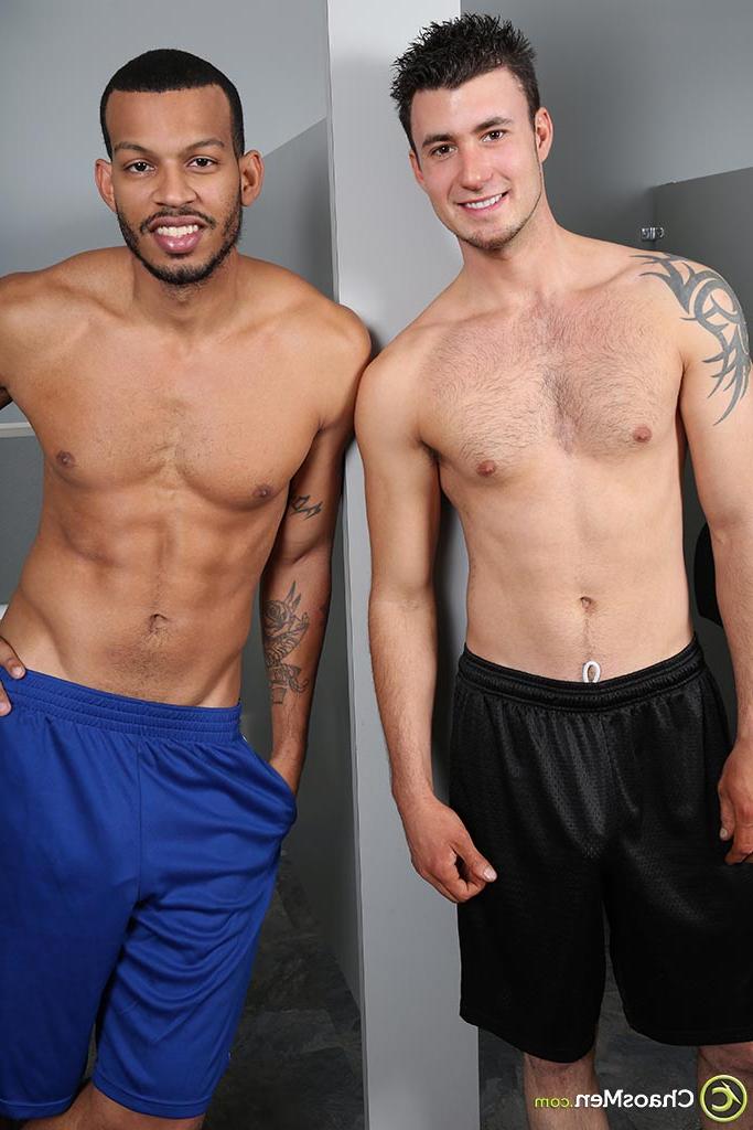 20P Horny gay lovers Mike Mann and Jet play oral games through a gloryhole