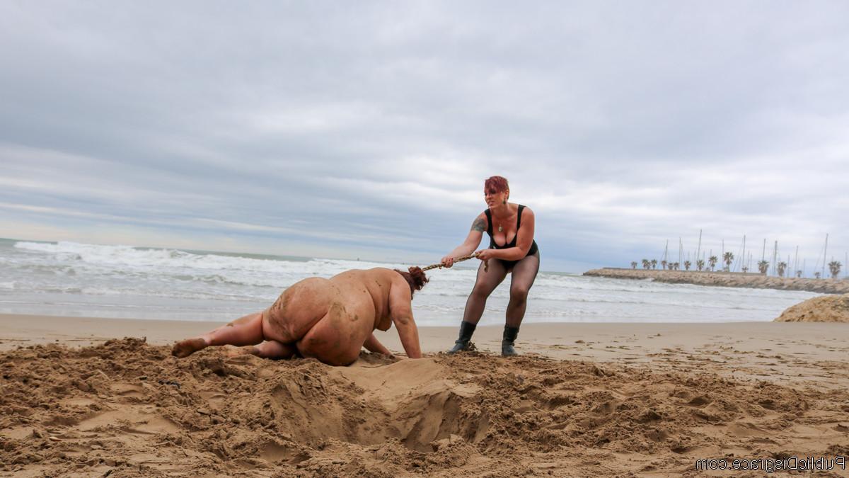 20P Slutty BBW Mimosa eats pussy while buried up to her neck in a kinky BDSM scene