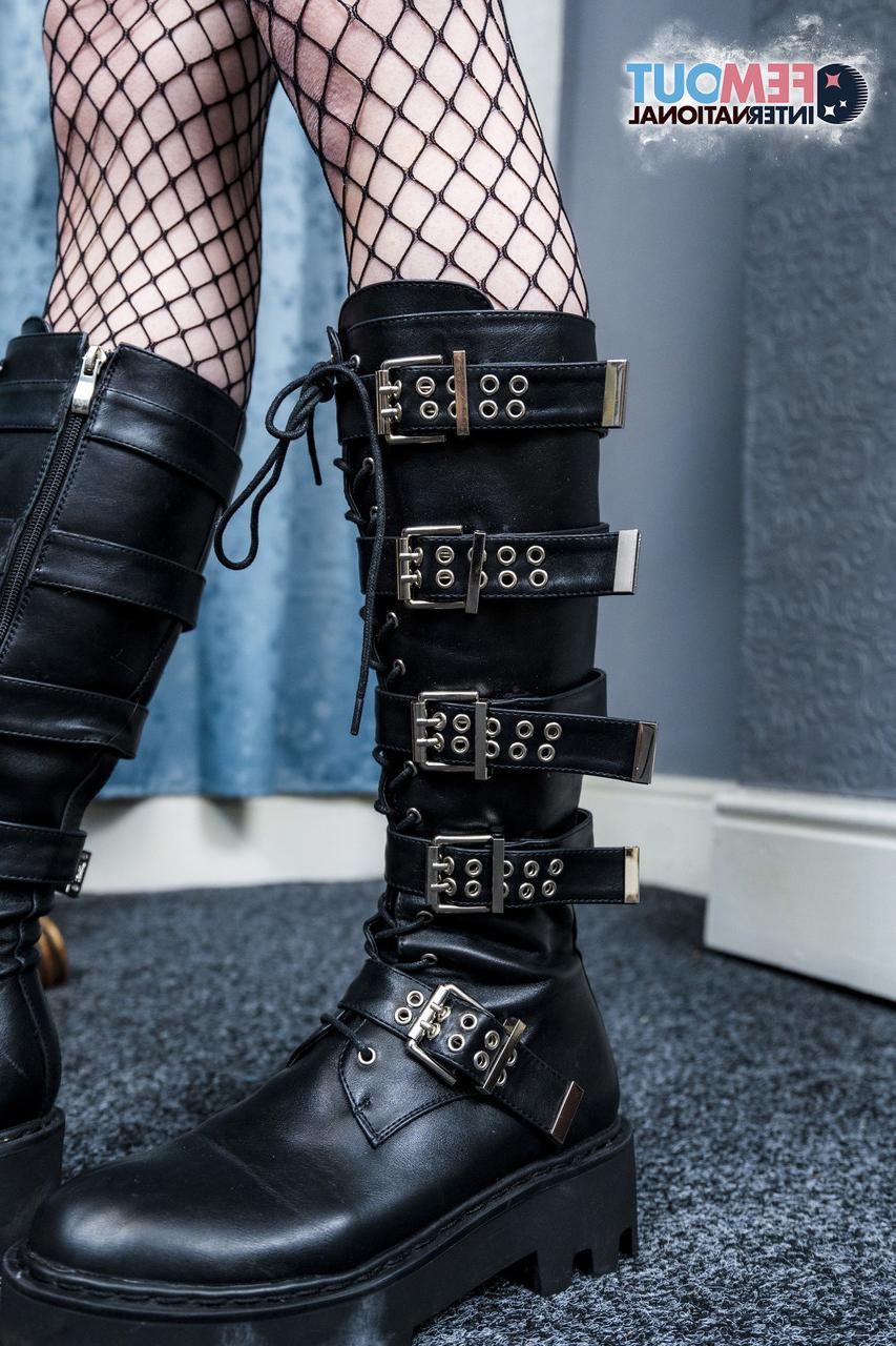 16P Femout XXX Levi Hart