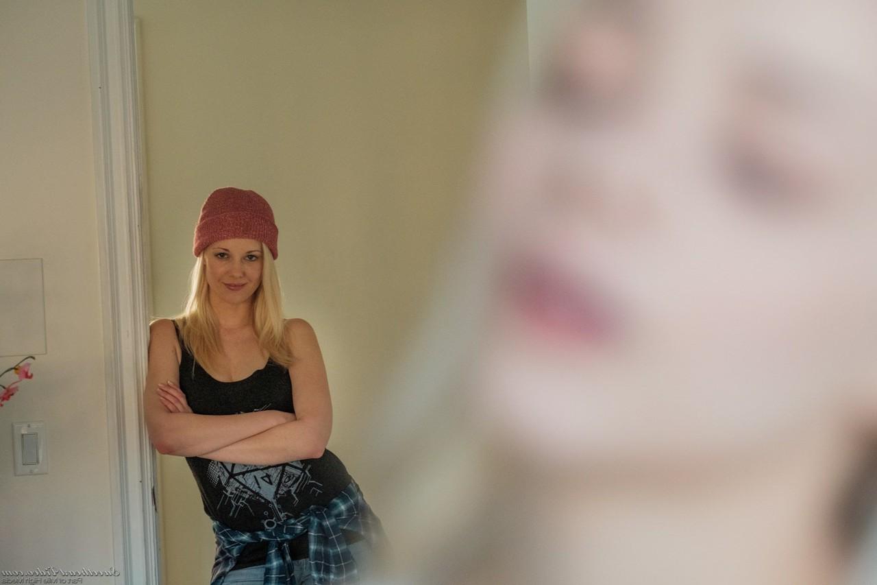 20P Mile High Media Charlotte Stokely, Elsa Jean, Índia Verão