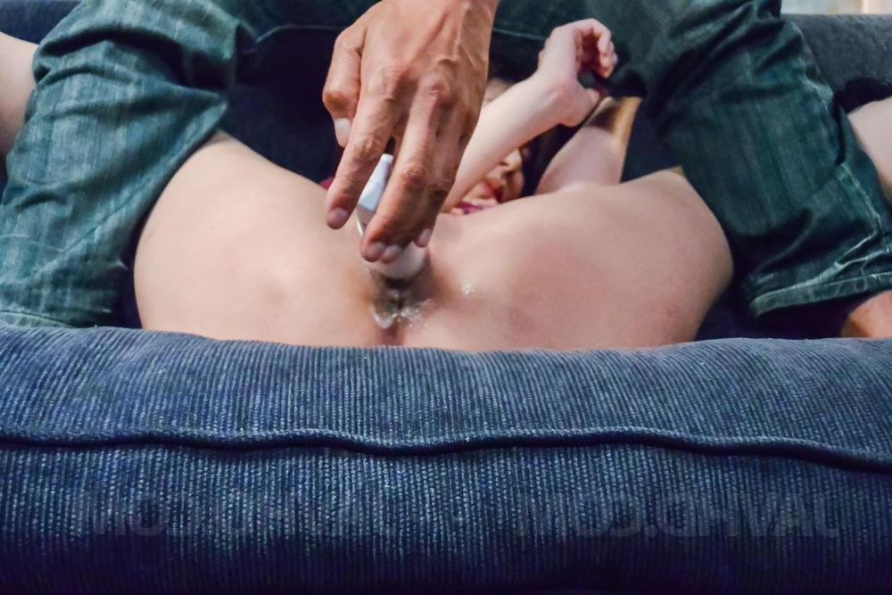 15P La japonesa Saya Fujiwara se masturba antes de follar vaginalmente