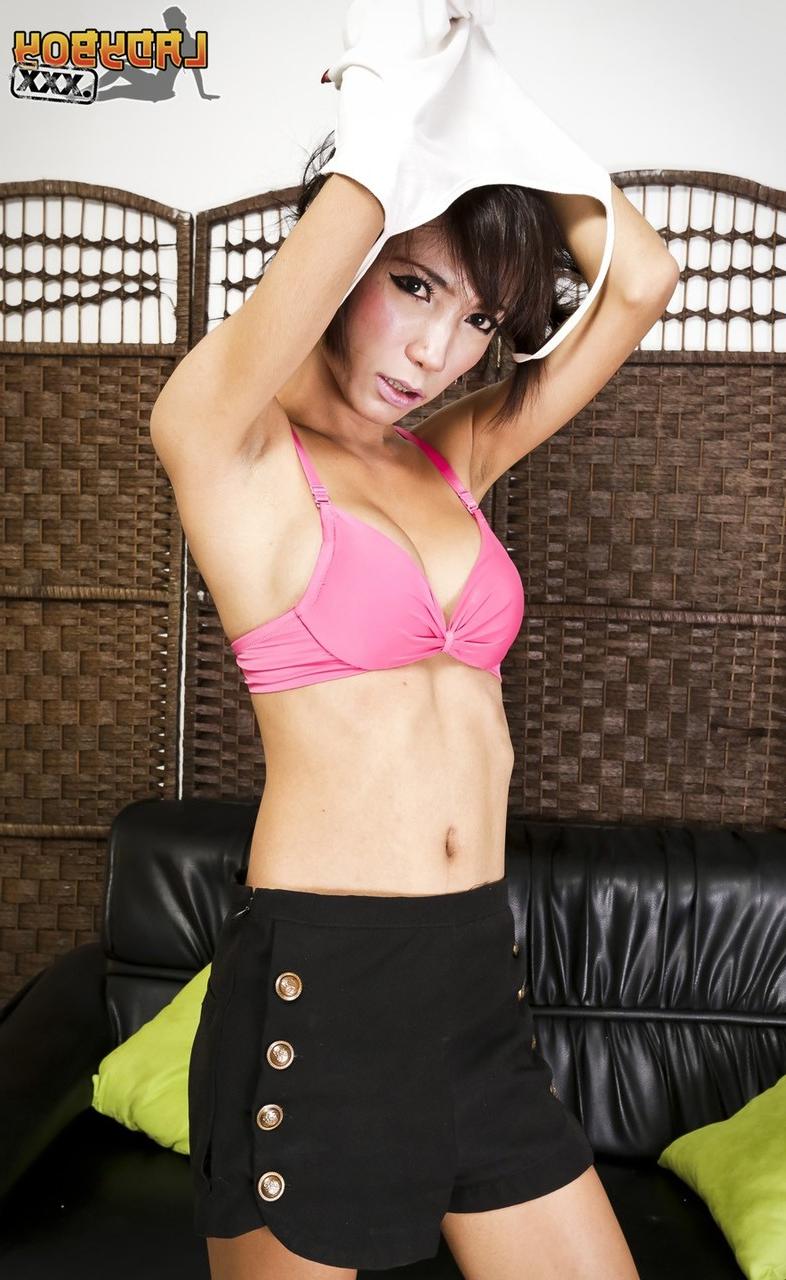 16P Asiática TGirl YokoL