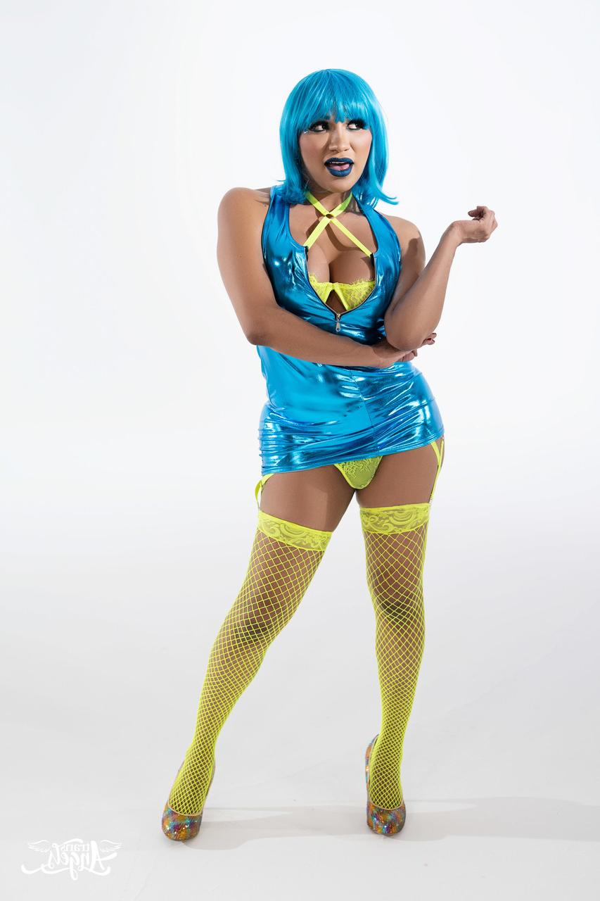 20P Trans Angels Johnny B, Jessy Dubai