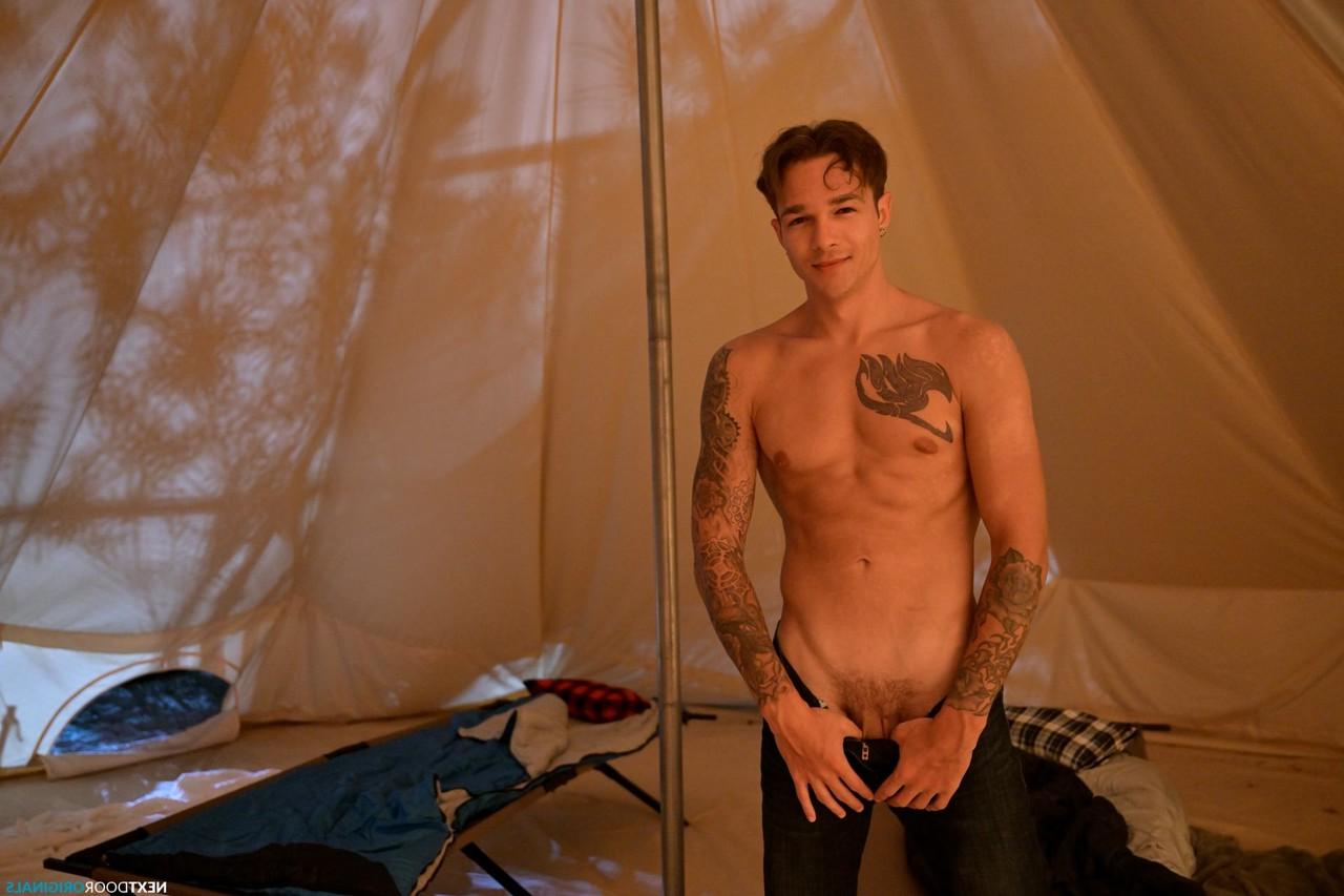20P Homens gays Liam Cyber, Drake Von e Jayden Marcos têm um espeto assando anal 3some