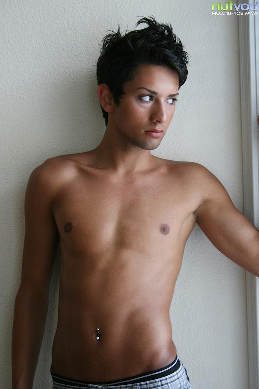 20P Hot twink Michael Moscato strips naked & shows off his fully-erect dick