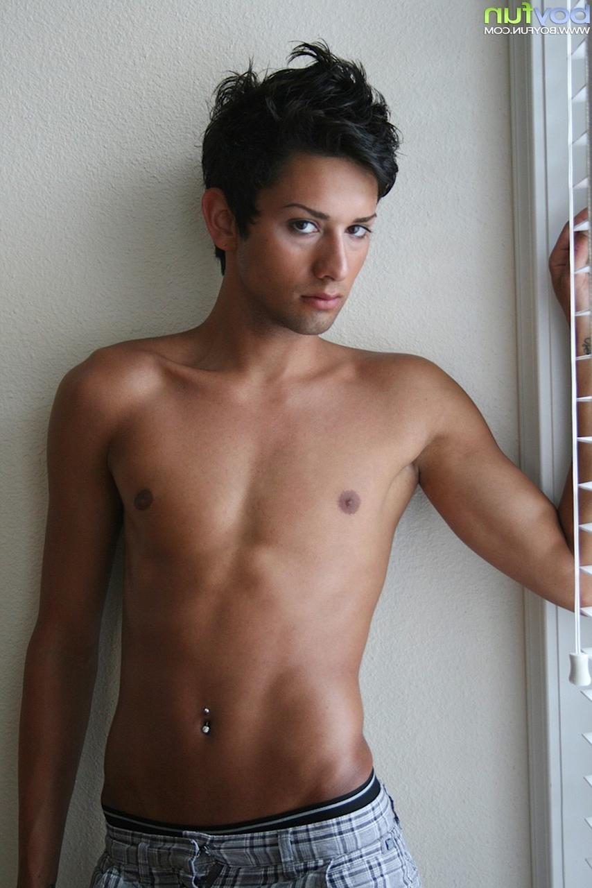 20P Hot twink Michael Moscato strips naked & shows off his fully-erect dick