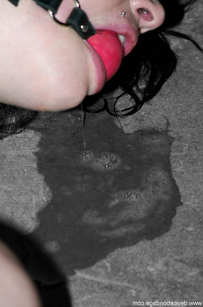 20P Sweet Devaun and Andy San Dimas get tied up and toyed in a basement