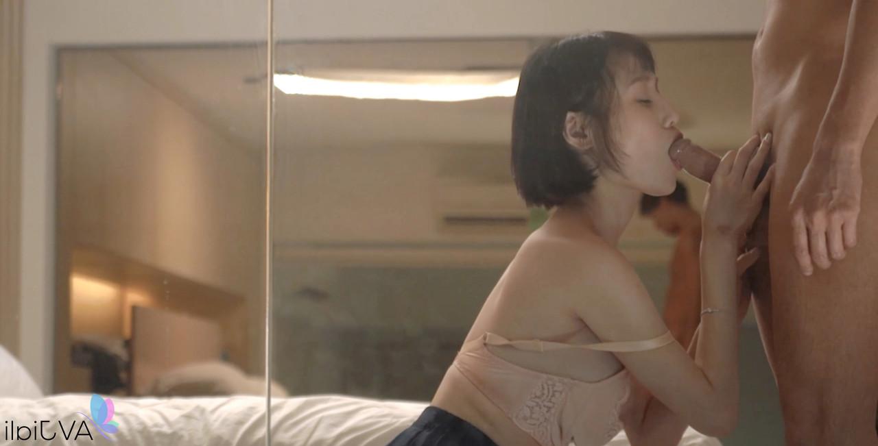 20P Adolescente asiática morena com peitos grandes Xiao Ye Ye leva uma pancada por trás