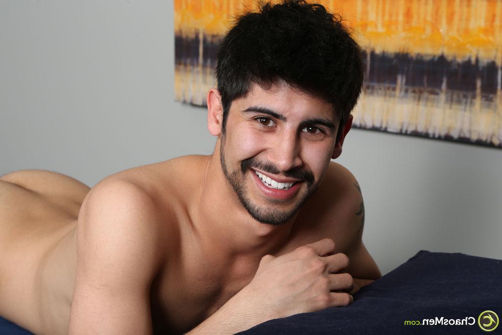 20P Hairy stud Ransom cums while having kinky oral sex with a gay masseur