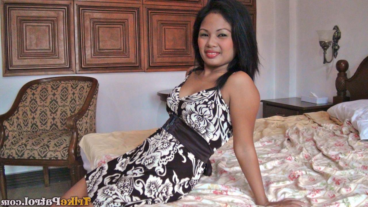 20P Beautiful Filipina Josey Bueno plays with her boobs before giving a blowjob