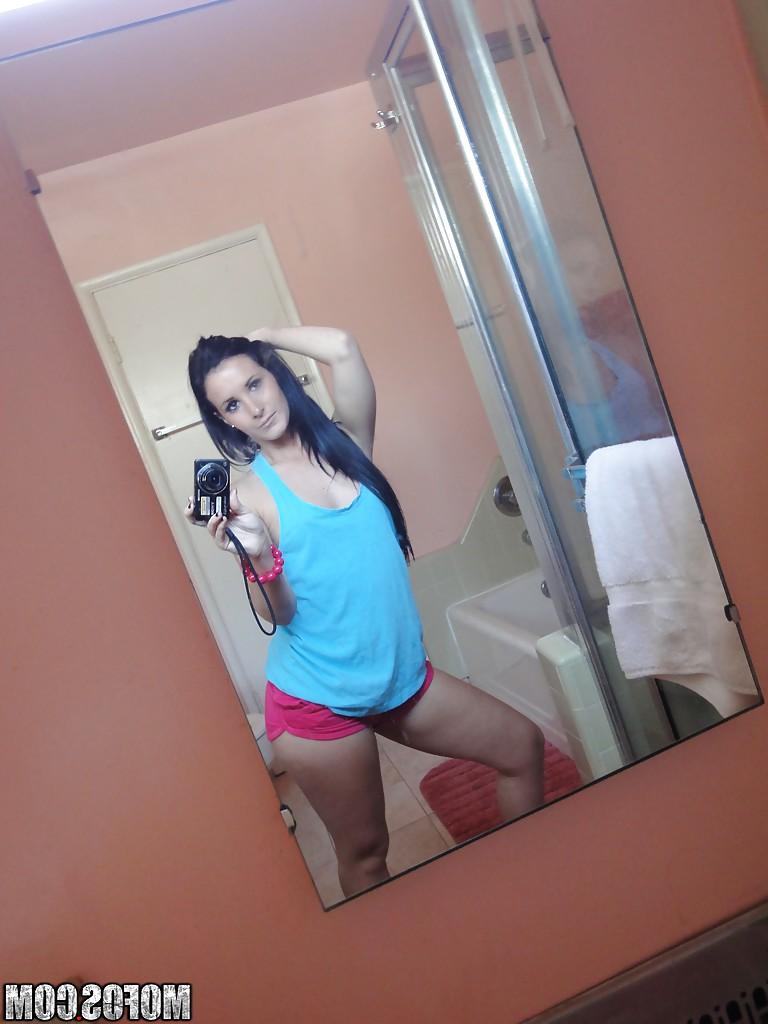 16P As garotas amadoras Tweety e Maryjane tiram fotos nuas no banho
